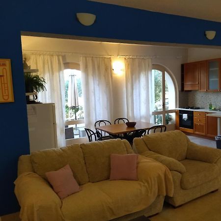 Holiday Home With Free Parking By The Beach Brela Buitenkant foto