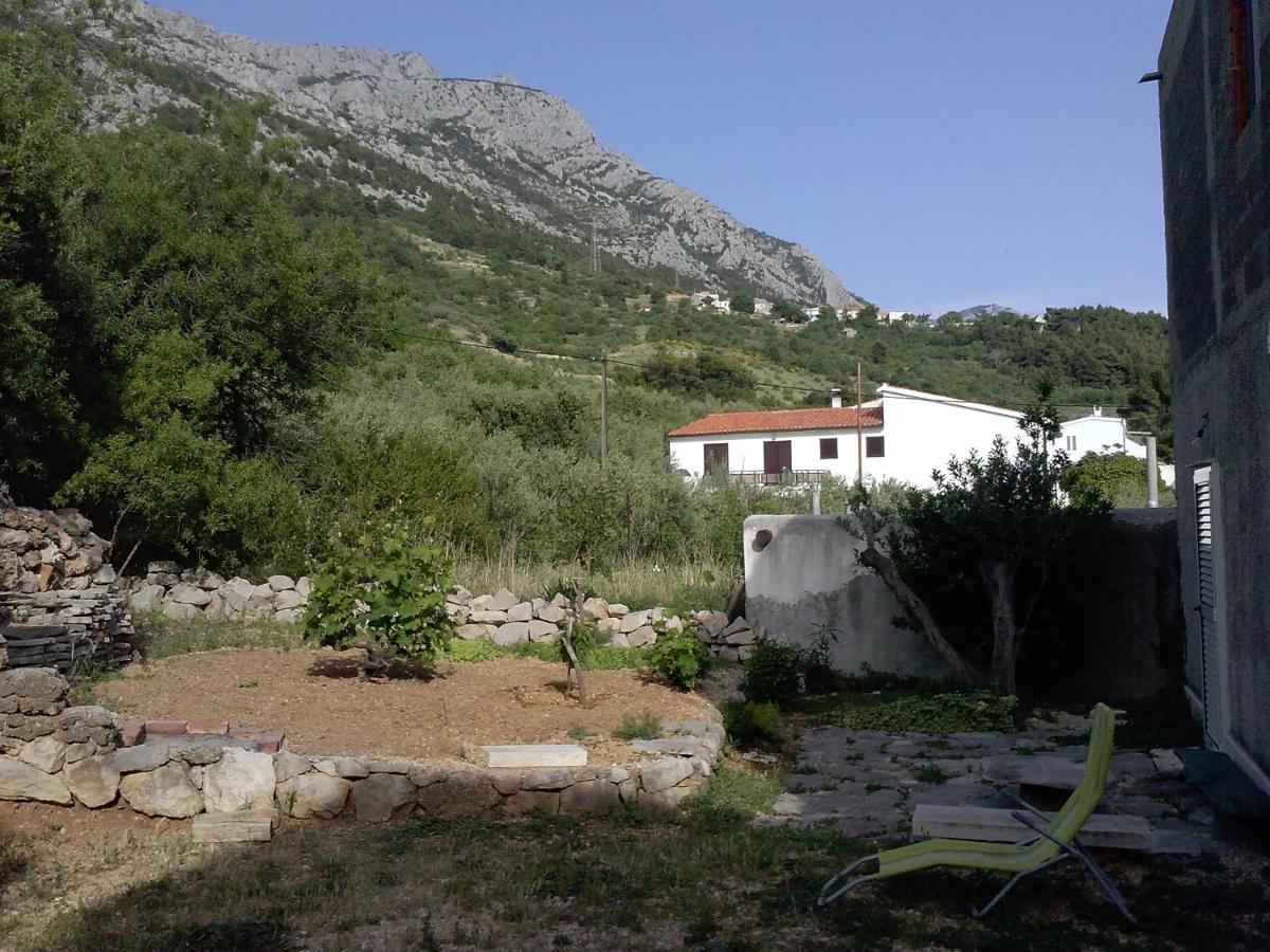 Holiday Home With Free Parking By The Beach Brela Buitenkant foto