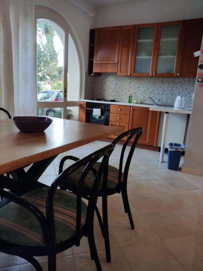 Holiday Home With Free Parking By The Beach Brela Buitenkant foto