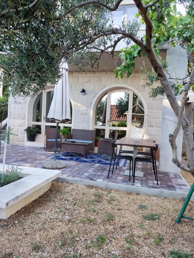 Holiday Home With Free Parking By The Beach Brela Buitenkant foto