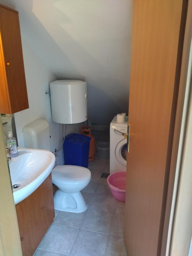 Holiday Home With Free Parking By The Beach Brela Buitenkant foto