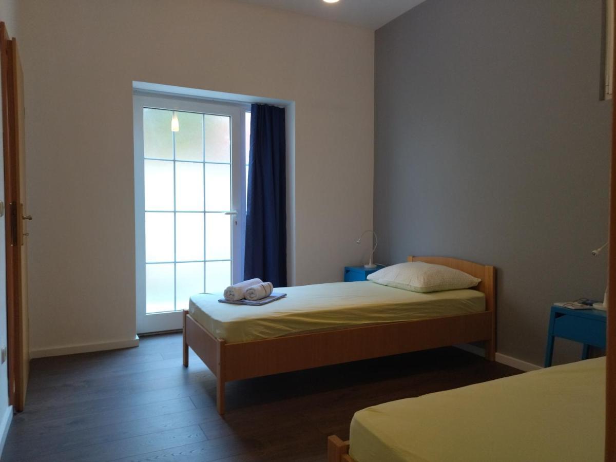 Holiday Home With Free Parking By The Beach Brela Buitenkant foto